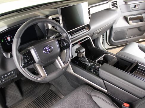Used 2025 Toyota Tundra Limited image 7