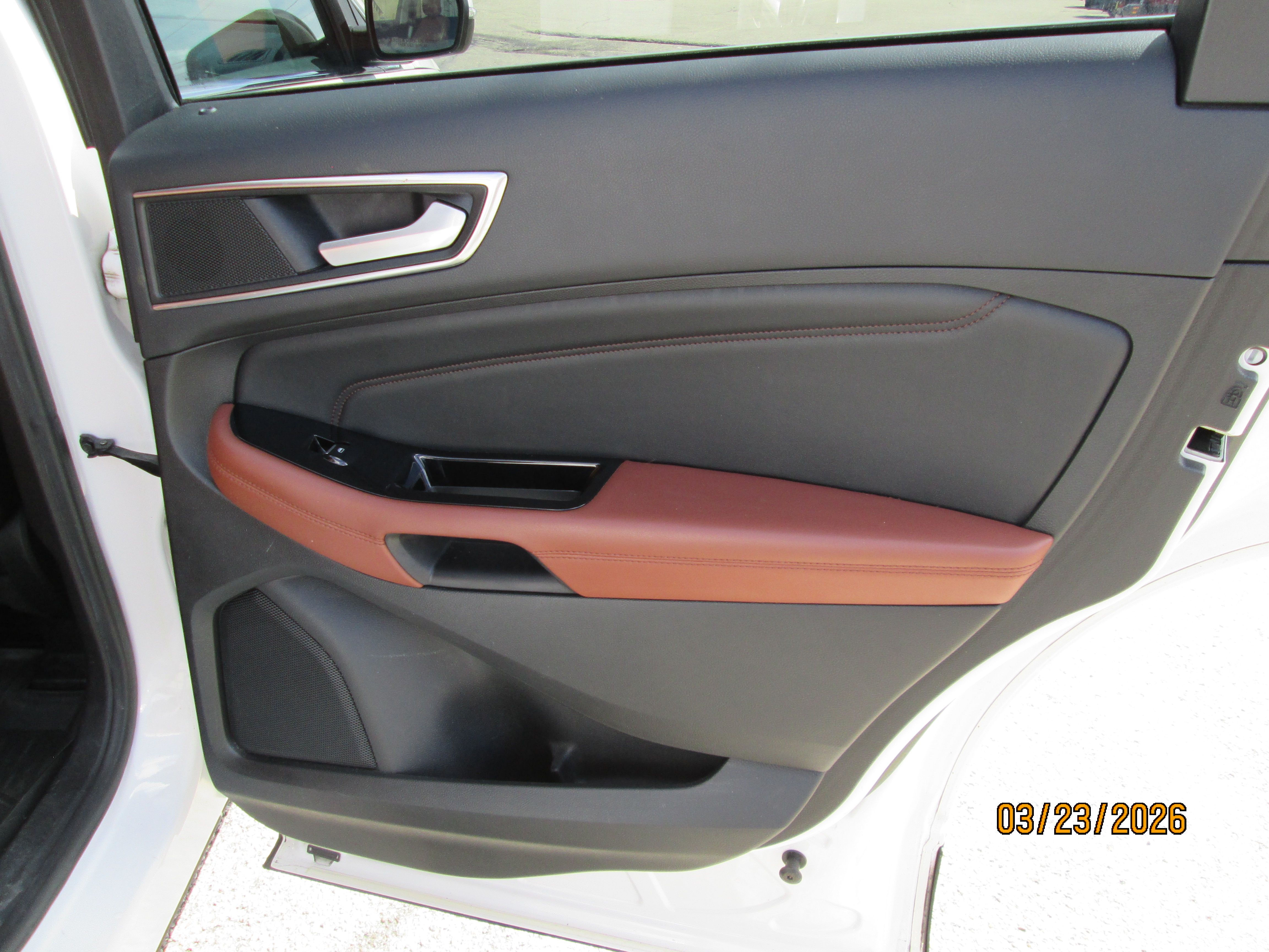 Used 2016 Ford Edge Titanium AWD/4WD image 11