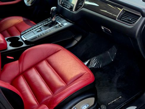 Used 2018 Porsche Macan GTS image 13