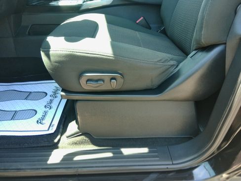 Used 2013 Nissan Titan 4x4 Crew Cab SV image 41
