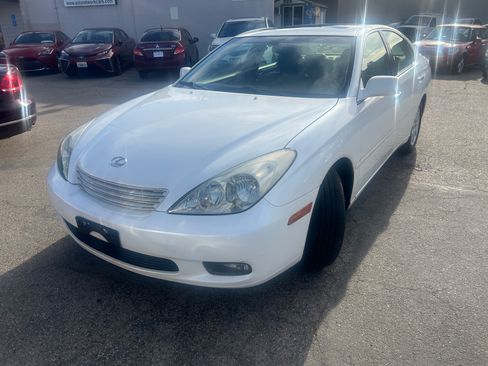 Used 2004 Lexus ES 330 image 2