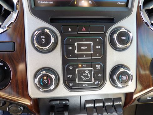 Used 2015 Ford F250 FX4 image 12