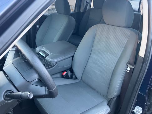 Used 2018 RAM 1500 SLT image 8