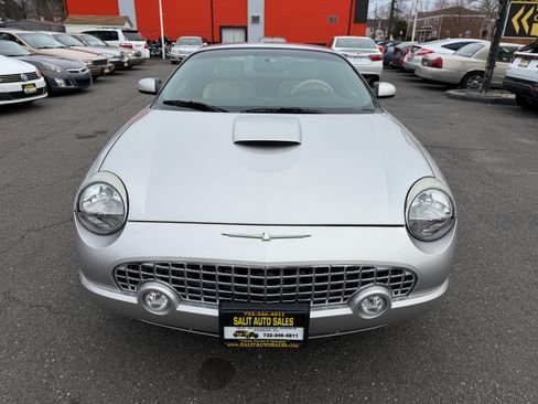 Used 2004 Ford Thunderbird image 31