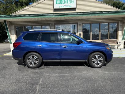 Used 2017 Nissan Pathfinder 4WD SL w/ Premium Package