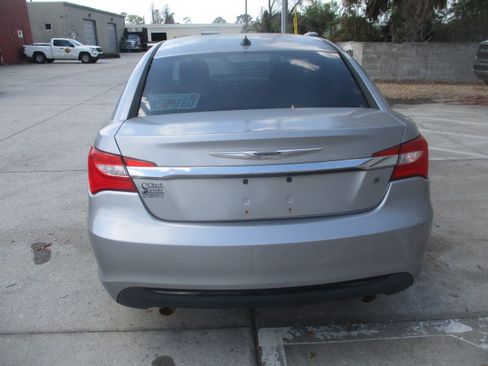 Used 2014 Chrysler 200 LX image 6