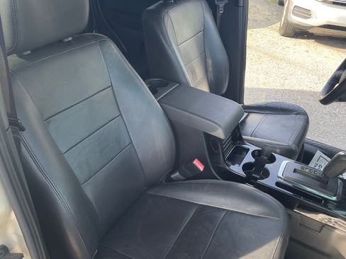Used 2012 Ford Escape 4WD Limited image 11