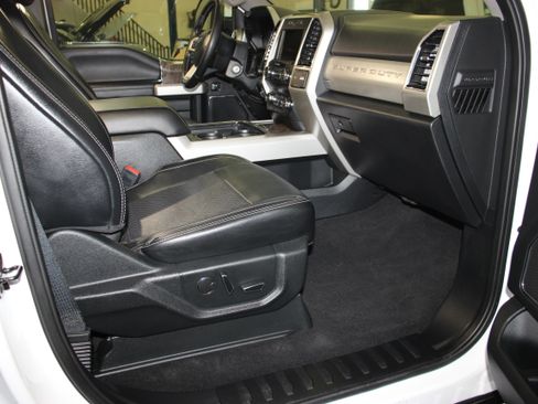 Used 2019 Ford F250 4x4 Crew Cab Super Duty image 17
