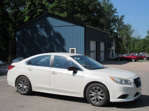 Used 2017 Subaru Legacy 2.5i AWD/4WD image 10
