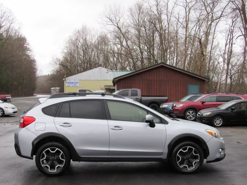 Used 2014 Subaru XV Crosstrek 2.0i Premium image 9