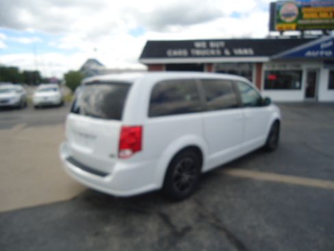 Used 2018 Dodge Grand Caravan GT FWD image 7