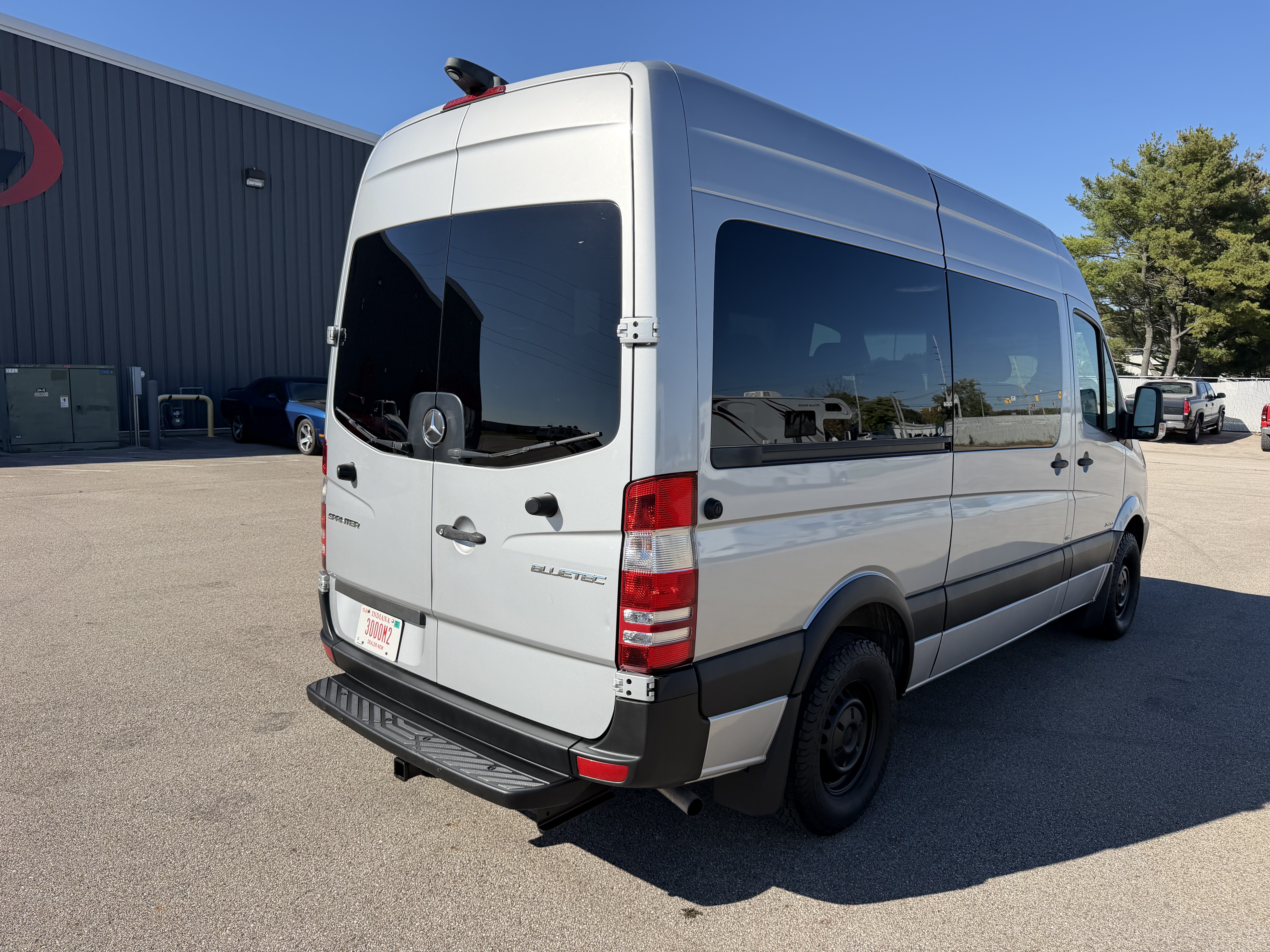 Used 2014 Mercedes-Benz Sprinter 2500 144 Passenger image 3