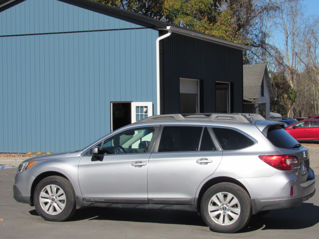 Used 2015 Subaru Outback 2.5i Premium AWD/4WD image 5