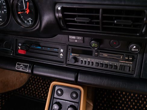 Used 1987 Porsche 911 Carrera Cabriolet RWD image 68
