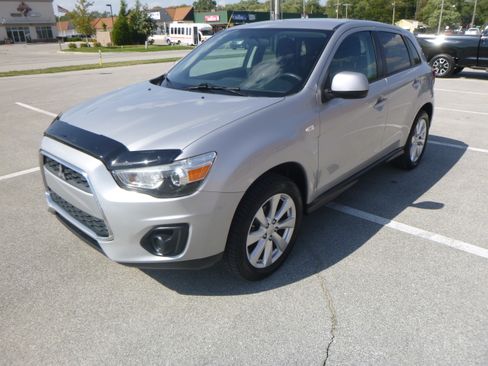 Used 2015 Mitsubishi Outlander Sport ES image 2