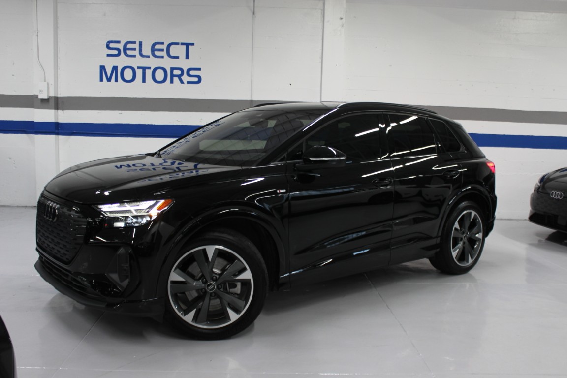 Used 2024 Audi Q4 e-tron quattro Prestige AWD/4WD image 1