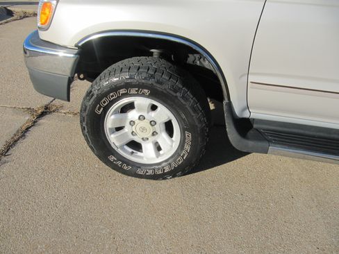 Used 1999 Toyota 4Runner SR5 Premium image 7