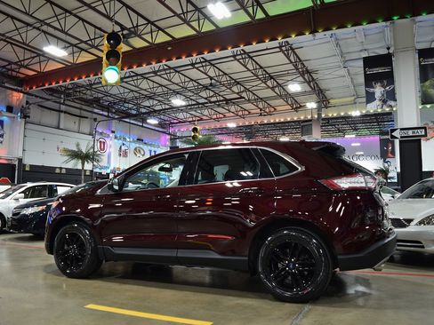 Used 2018 Ford Edge SEL image 4