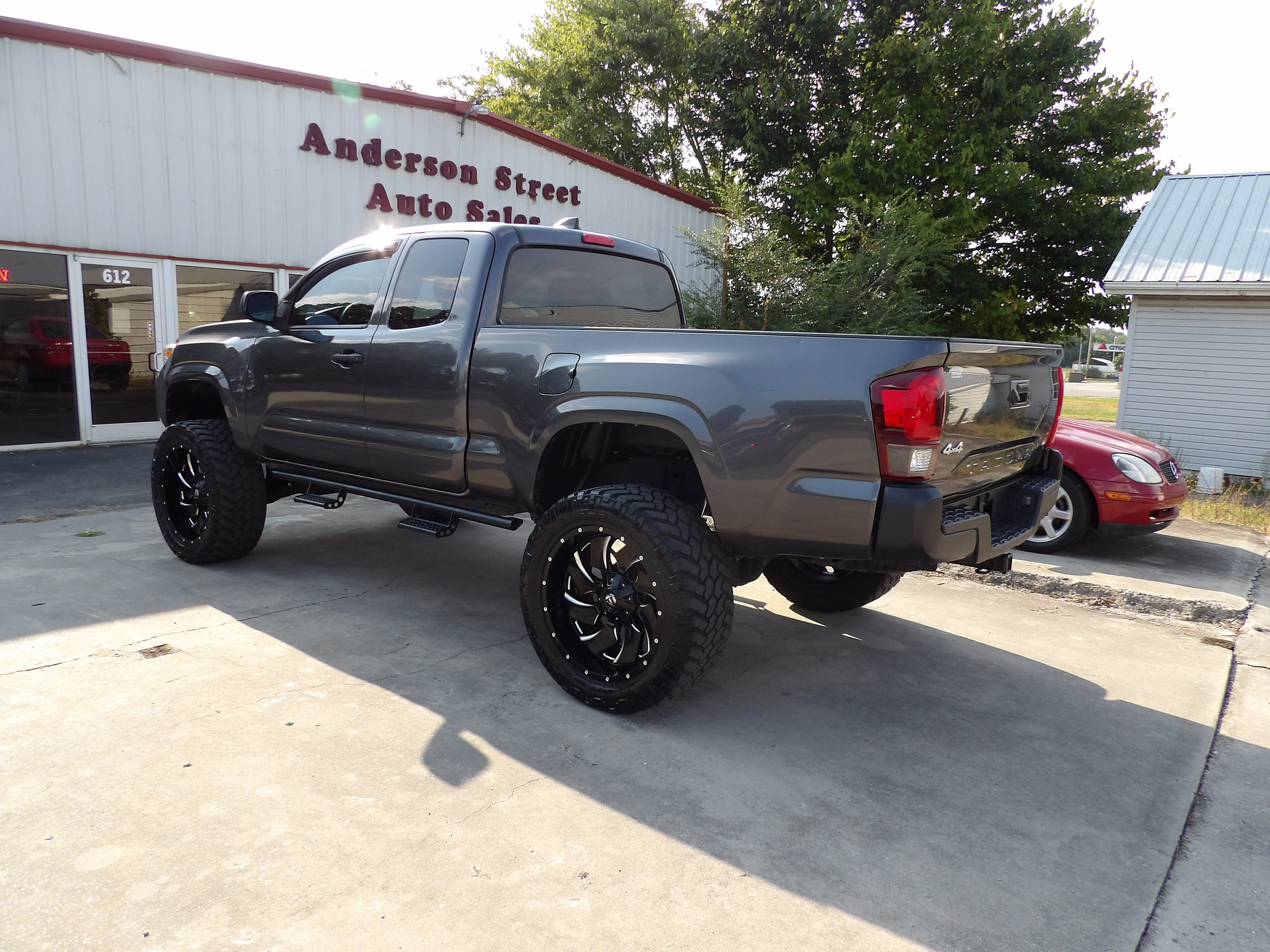 Used 2020 Toyota Tacoma SR AWD/4WD image 3