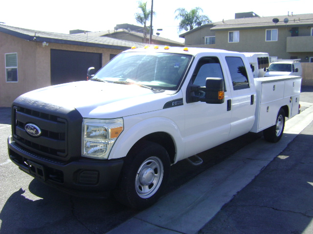 Used 2011 Ford F350 2WD Crew Cab Super Duty image 4