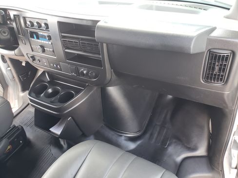 Used 2020 Chevrolet Express 2500 image 18