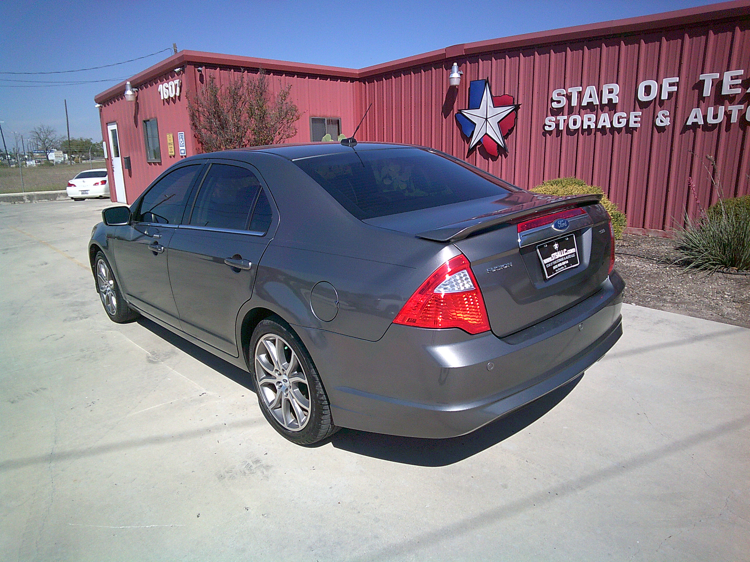 Used 2011 Ford Fusion SEL FWD image 3