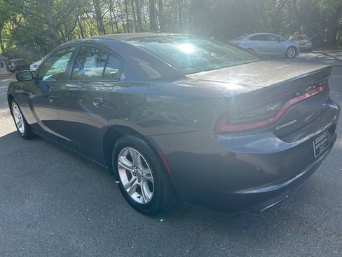 Used 2015 Dodge Charger SE image 3