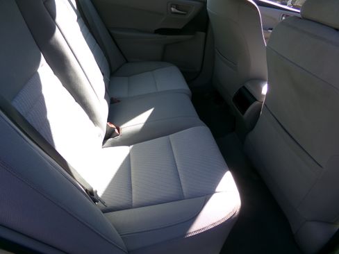 Used 2016 Toyota Camry LE image 16