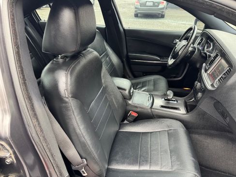 Used 2013 Dodge Charger SXT image 15