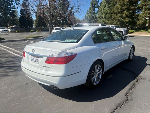 Used 2011 Hyundai Genesis 3.8 image 6