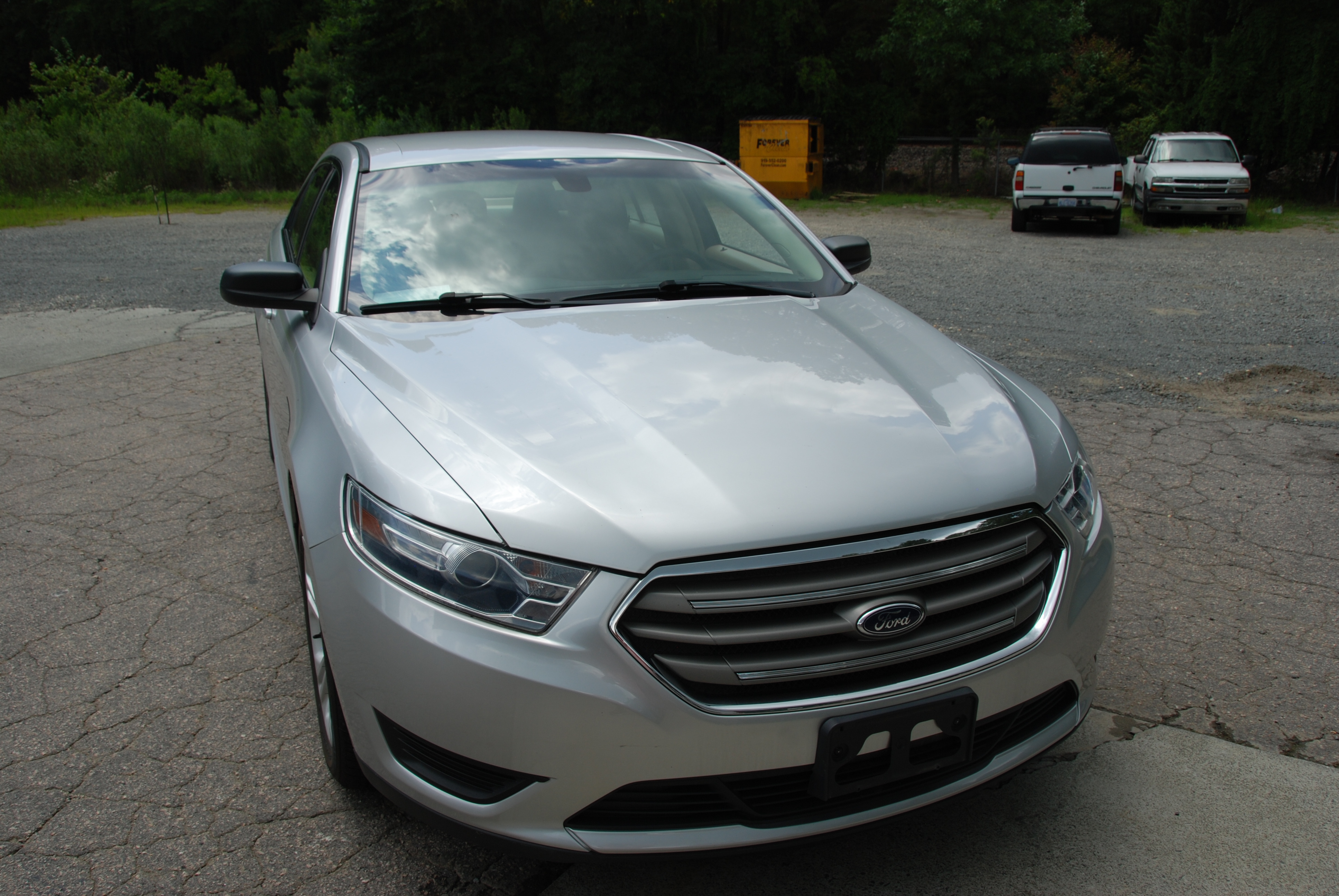Used 2018 Ford Taurus SE FWD image 12