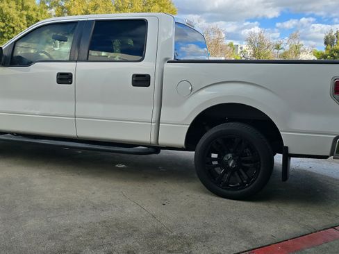 Used 2010 Ford F150 XLT image 13