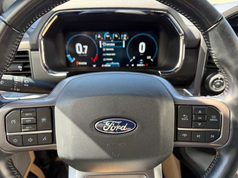 Used 2022 Ford F150 Lariat image 6