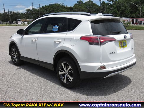 Used 2016 Toyota RAV4 XLE Sport Utility 4D FWD image 4
