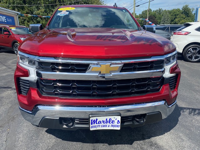 Used 2023 Chevrolet Silverado 1500 4x4 Crew Cab LT image 3