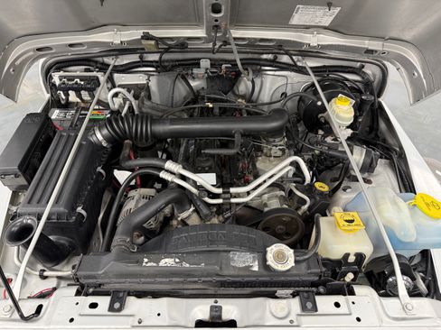 Used 2004 Jeep Wrangler X image 32