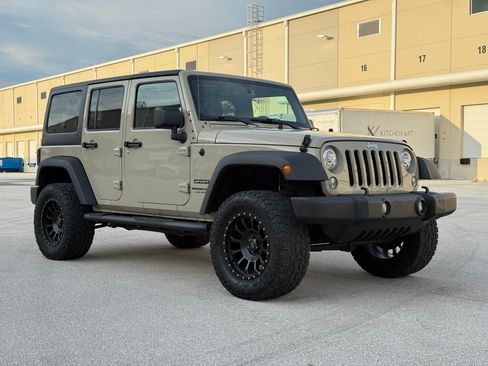 Used 2018 Jeep Wrangler Unlimited Sport S AWD/4WD image 11