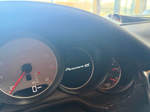 Used 2014 Porsche Panamera 4S image 41