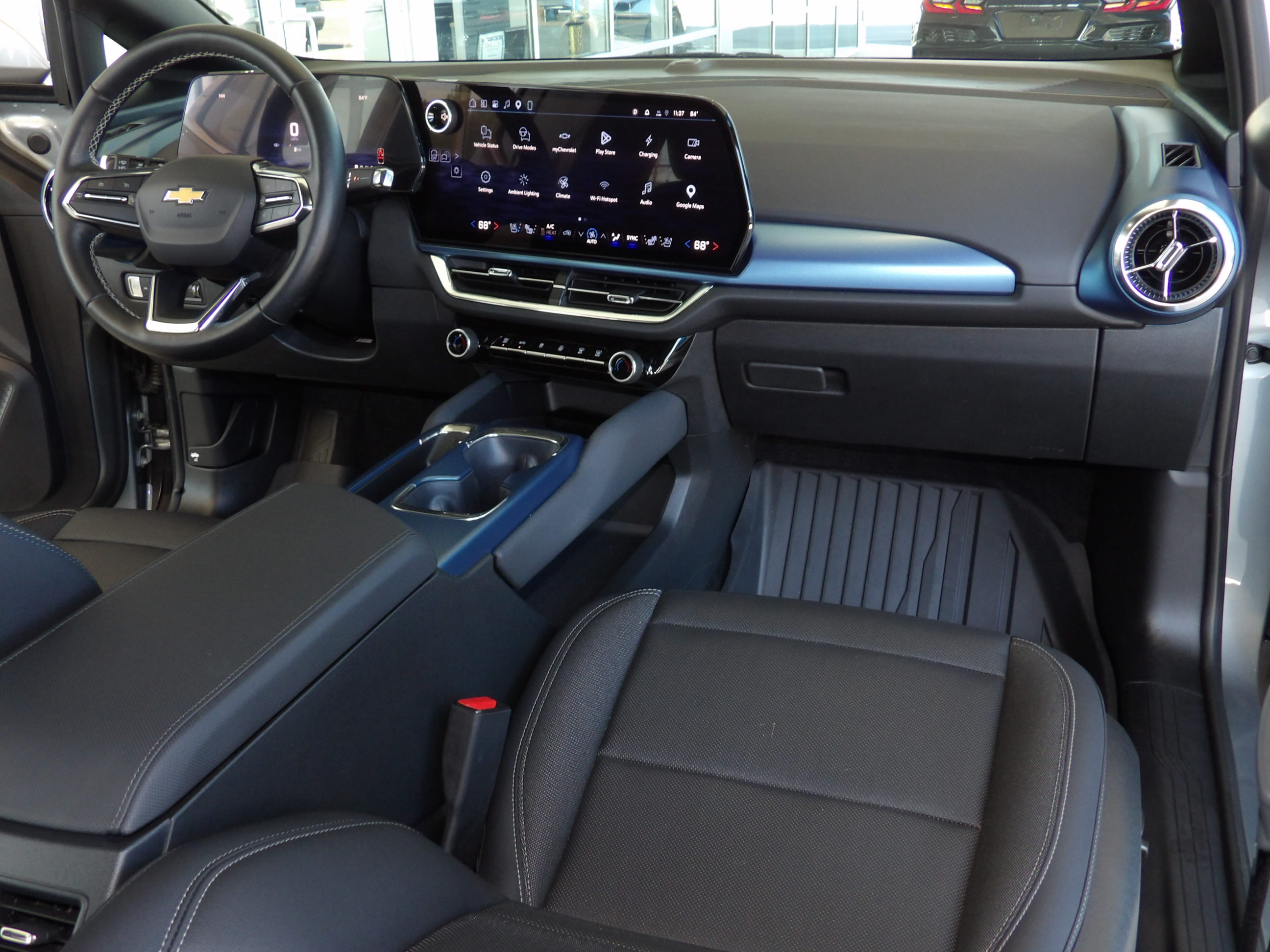 Used 2024 Chevrolet Equinox EV FWD LT w/ 3LT image 3