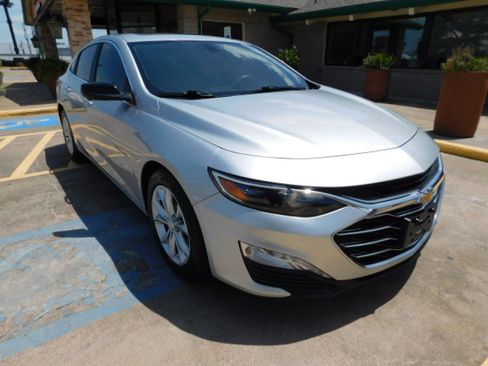 Used 2019 Chevrolet Malibu LT w/ 1LT FWD image 1