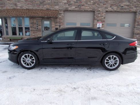 Used 2019 Ford Fusion SE image 8