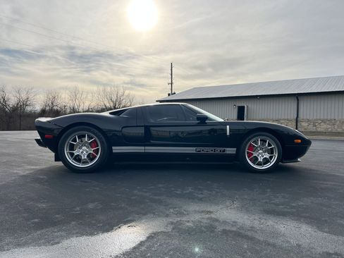 Used 2005 Ford GT image 11