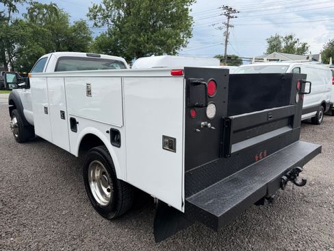 Used 2015 Ford F550 2WD Regular Cab Super Duty image 3
