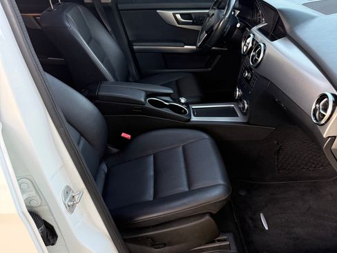 Used 2015 Mercedes-Benz GLK 350 image 8
