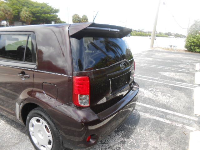 Used 2011 Scion xB FWD image 4