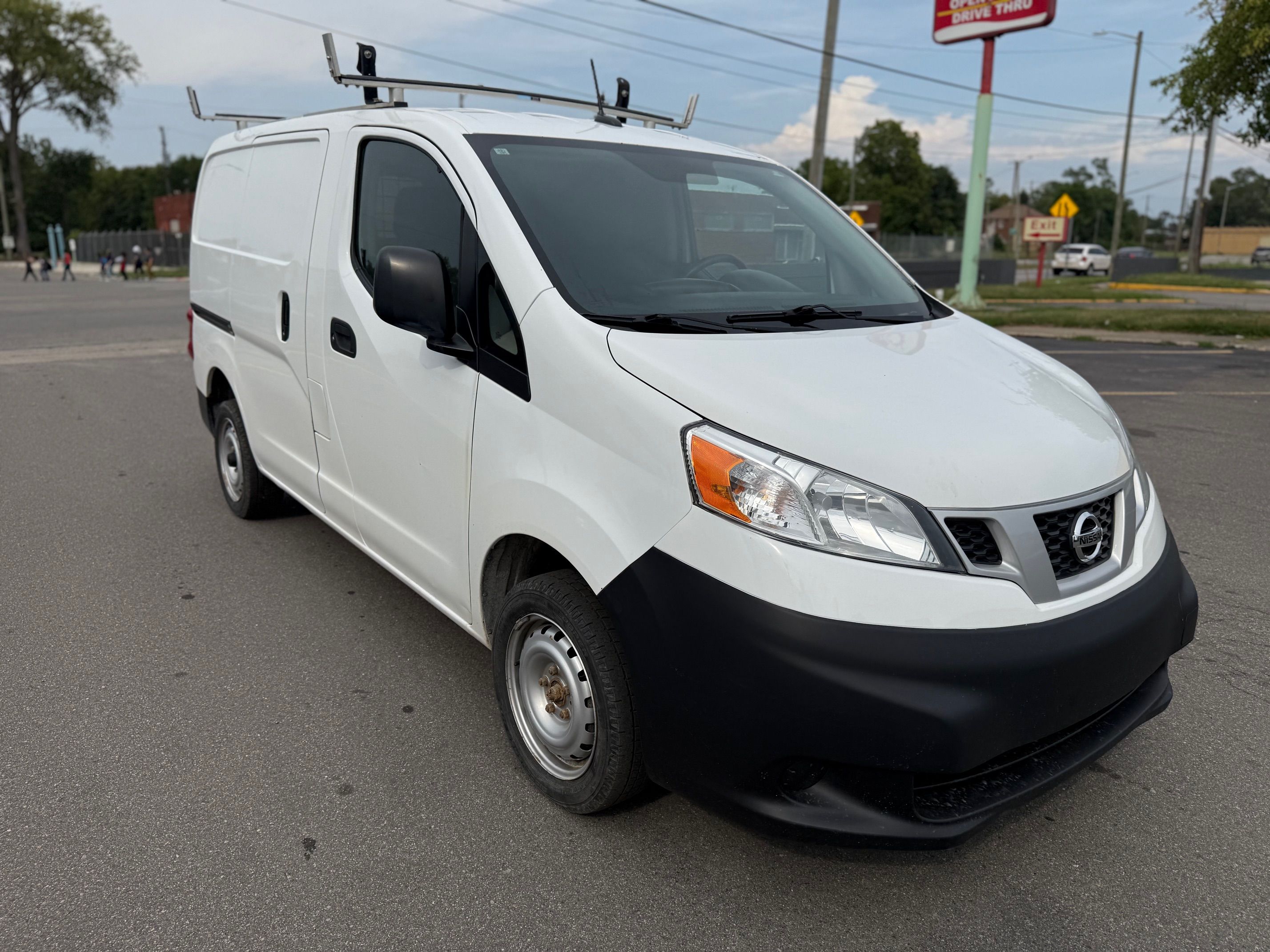 Used 2020 Nissan NV200 S FWD image 1