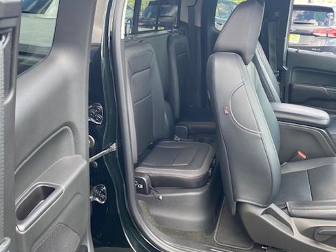 Used 2016 GMC Canyon SLE image 21