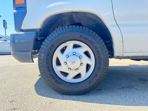 Used 2010 Ford E-250 and Econoline 250 UNAVAIL RWD image 14