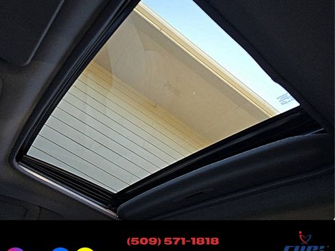 Used 2022 Toyota Sienna XSE image 19