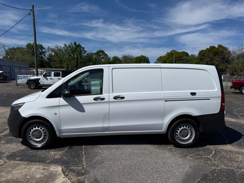 Used 2018 Mercedes-Benz Metris image 3